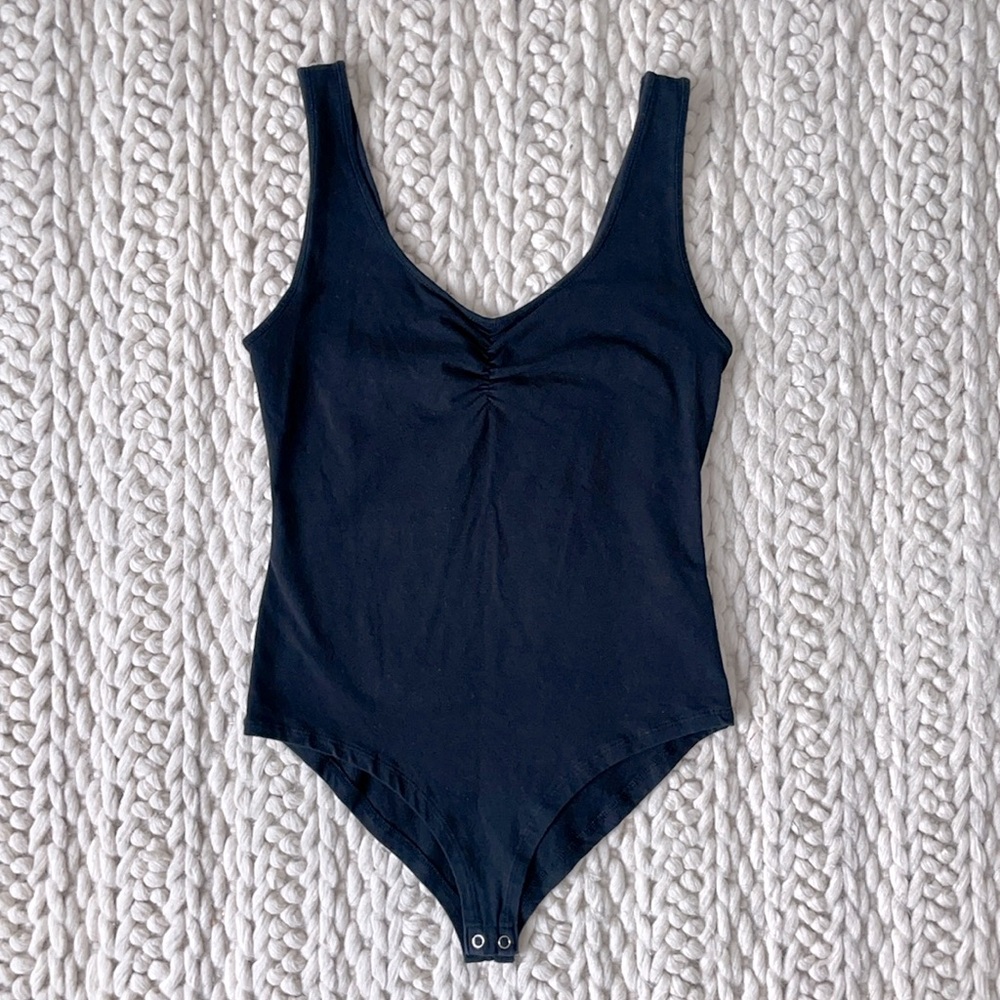 Forever 21 Bodysuit in Black - Size: S